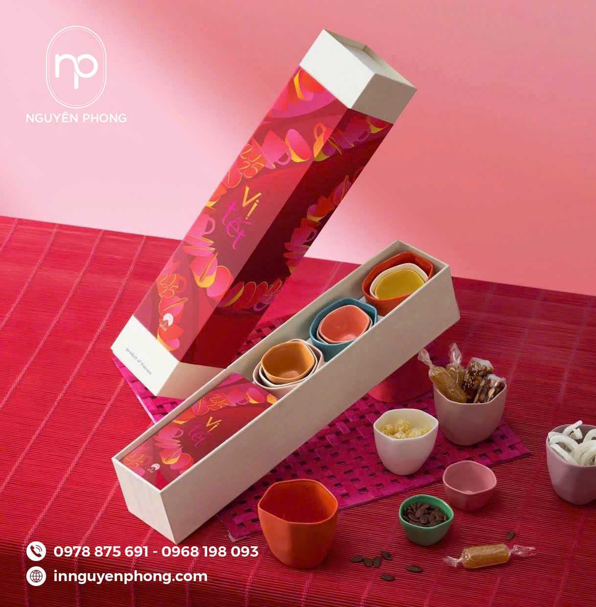 Hộp quà tết mang màu sắc truyền thống